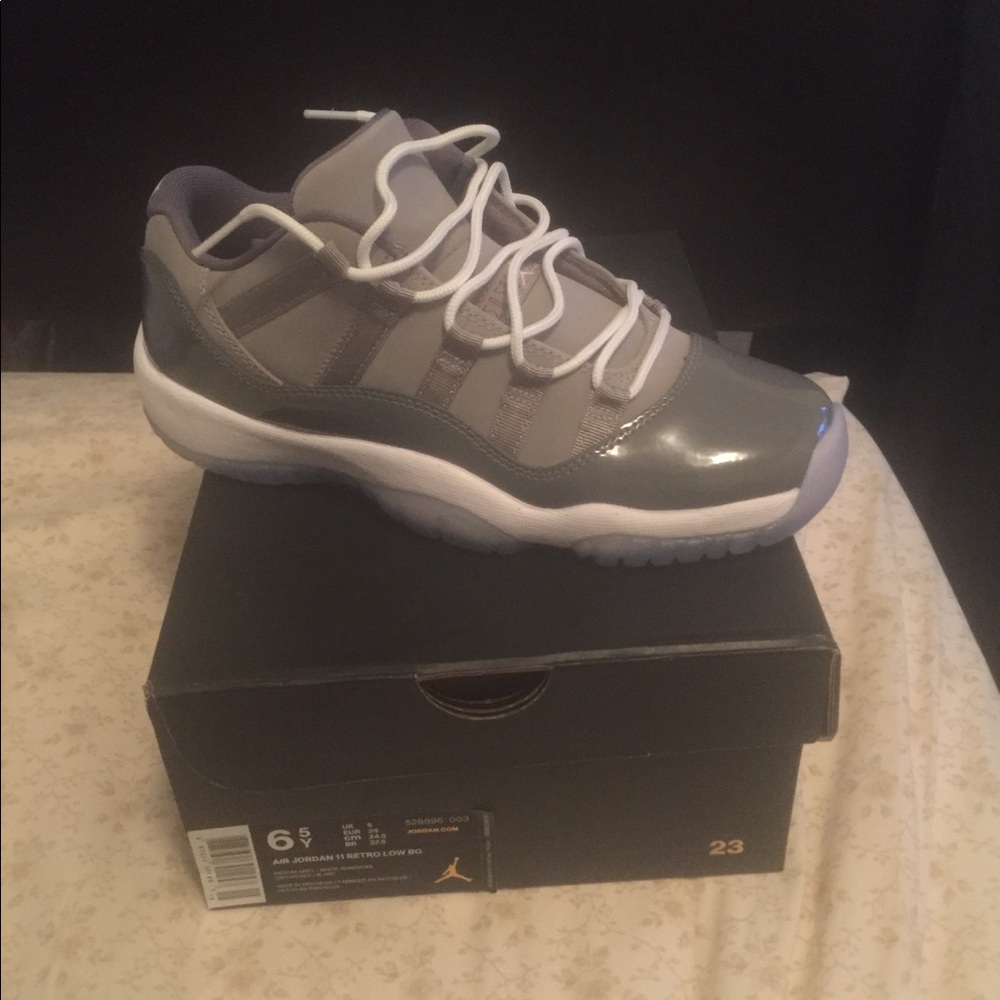 Gray Retro 11 size 6 1/2 FRESH out 📦 never worn